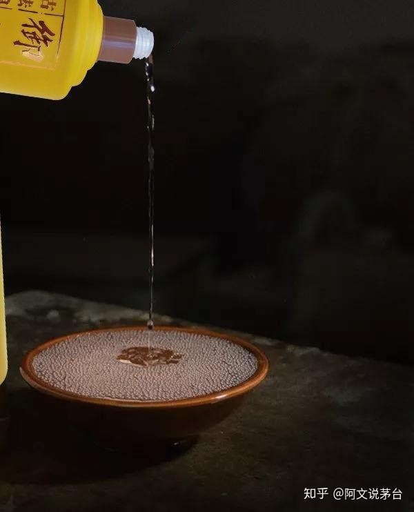 酒精勾兑白酒配方_白酒勾兑用水标准_怎样辨别勾兑白酒