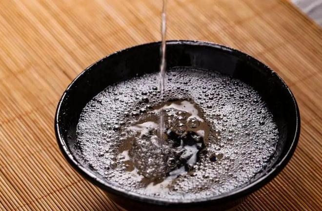 酒精勾兑白酒配方_怎样辨别勾兑白酒_白酒勾兑用水标准