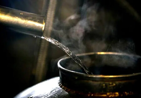 纯粮酒和酒精勾兑酒的八大区别