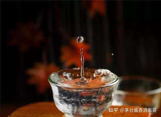 茅台镇假年份酒年份随意标_酒鬼年份酒公司_茅台年份酒公司