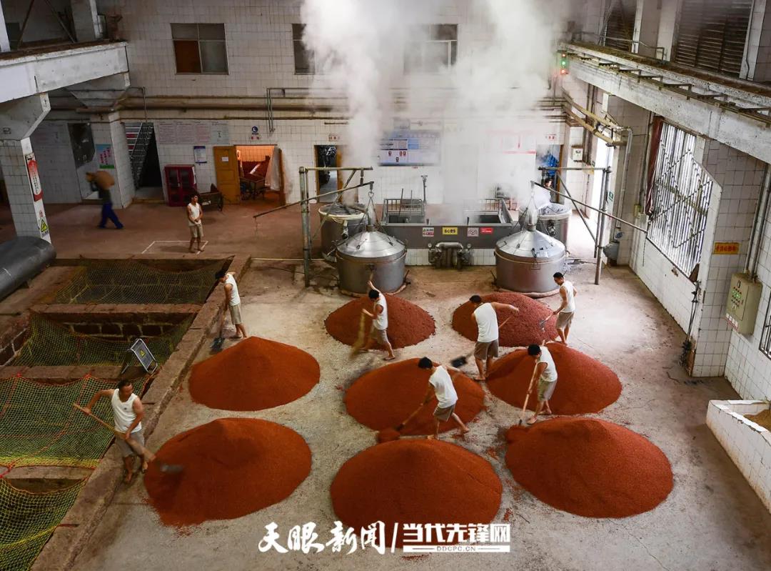 中国倒酒敬酒文化_江汉一带传统是什么文化_中国传统酒文化