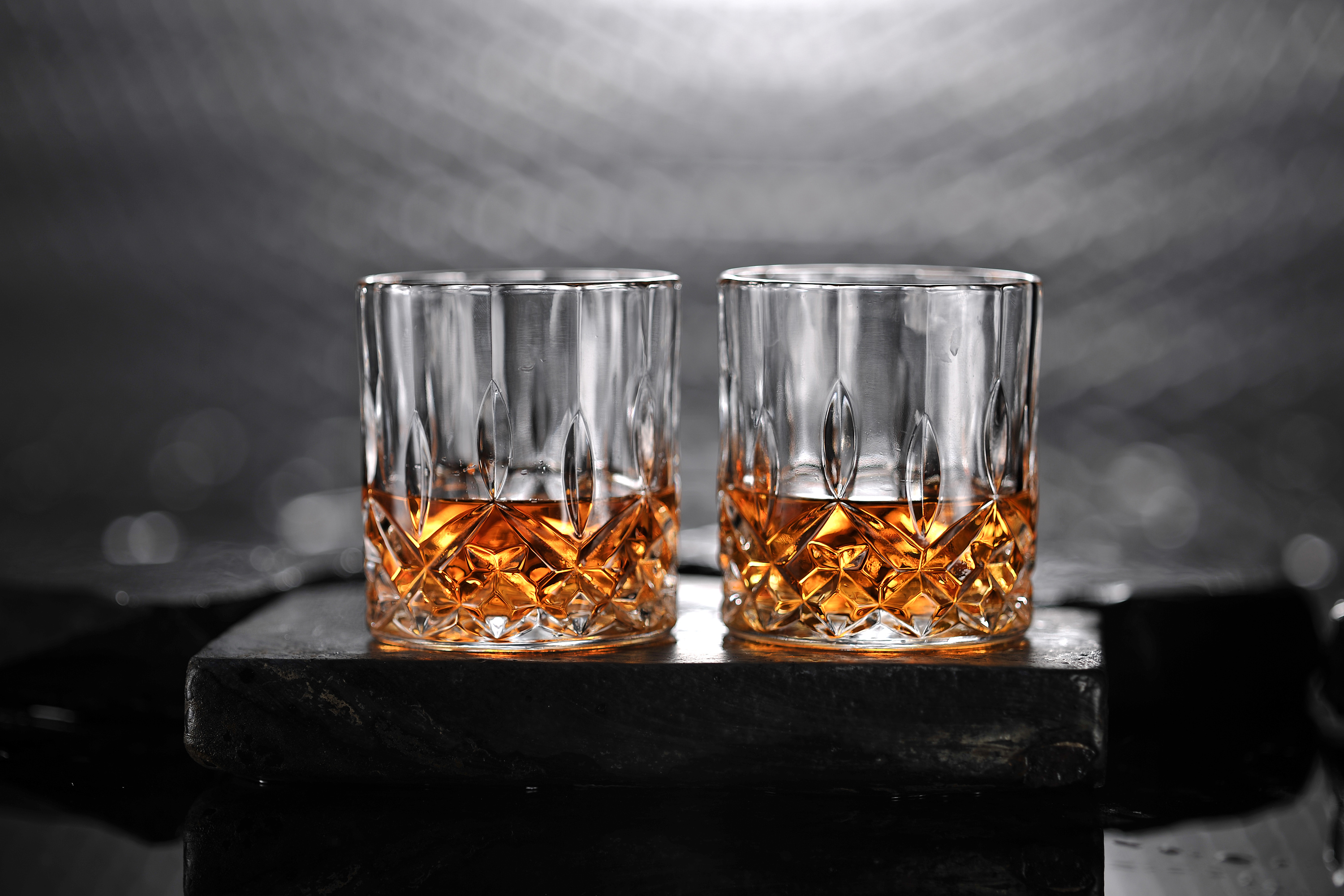 中西方文化相同英文_婚神星和对方的宿命点相同星座_中西方酒文化相同点