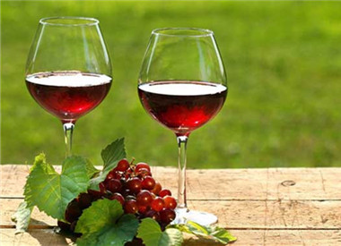 西方文明的两个传统是希腊罗马文化和希伯来文化_中西方酒文化相同点_中西方文化相同举例5个