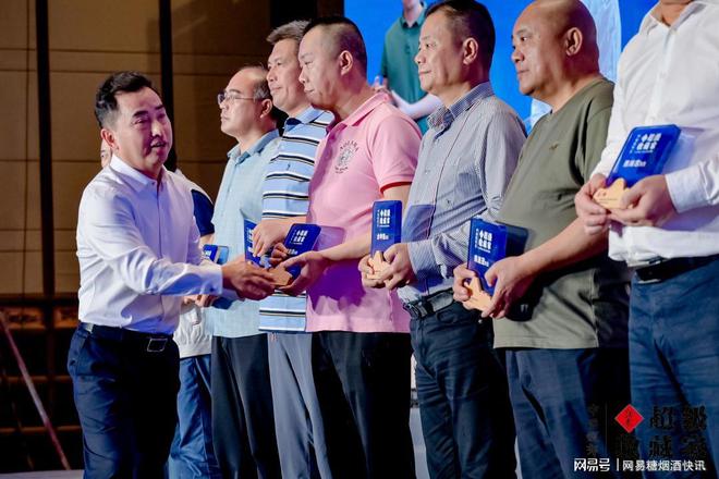 馥郁香型白酒 标准_酒鬼酒馥郁香型白酒_湘泉馥郁香型白酒52度