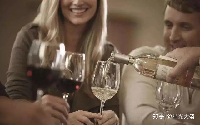 中国与西方酒文化_西方政治制度的文化根基_西方文明的文化基因在线