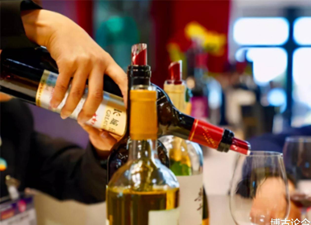 中国与西方酒文化_两种文化西方心理学史_希腊和希伯来文化共同铸就了西方的思想和文化传统