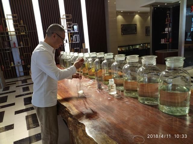 白酒勾兑常用香料_怎样辨别勾兑白酒_白酒勾兑标准