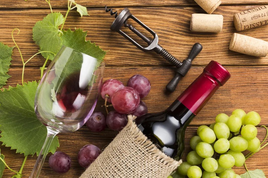 意大利葡萄酒好年份_意大利赤霞珠葡萄品种酿酒可以给doc吗_意大利葡萄酒文化