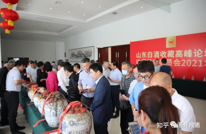 华夏酒报报道安丘春开窖酒业公司报道_贵州金窖酒业酒6瓶装_四川汉窖酒业军旅之歌酒