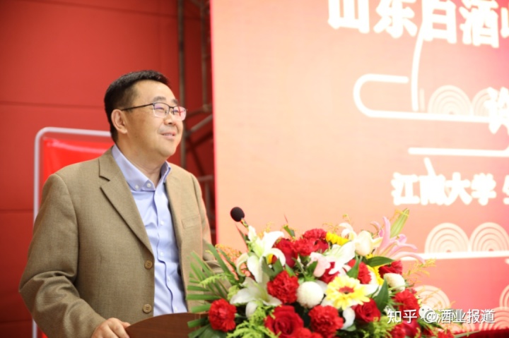 贵州金窖酒业酒6瓶装_四川汉窖酒业军旅之歌酒_华夏酒报报道安丘春开窖酒业公司报道