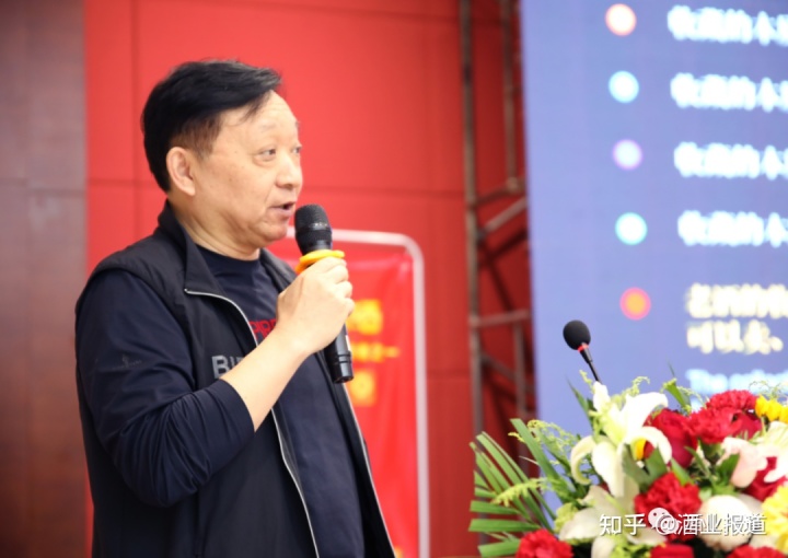 贵州金窖酒业酒6瓶装_四川汉窖酒业军旅之歌酒_华夏酒报报道安丘春开窖酒业公司报道