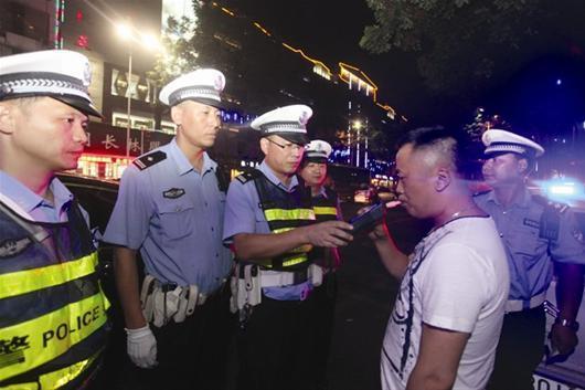 酒驾标准是和多少的白酒_2015酒驾醉驾处罚标准最新规定_酒驾和醉驾处罚标准