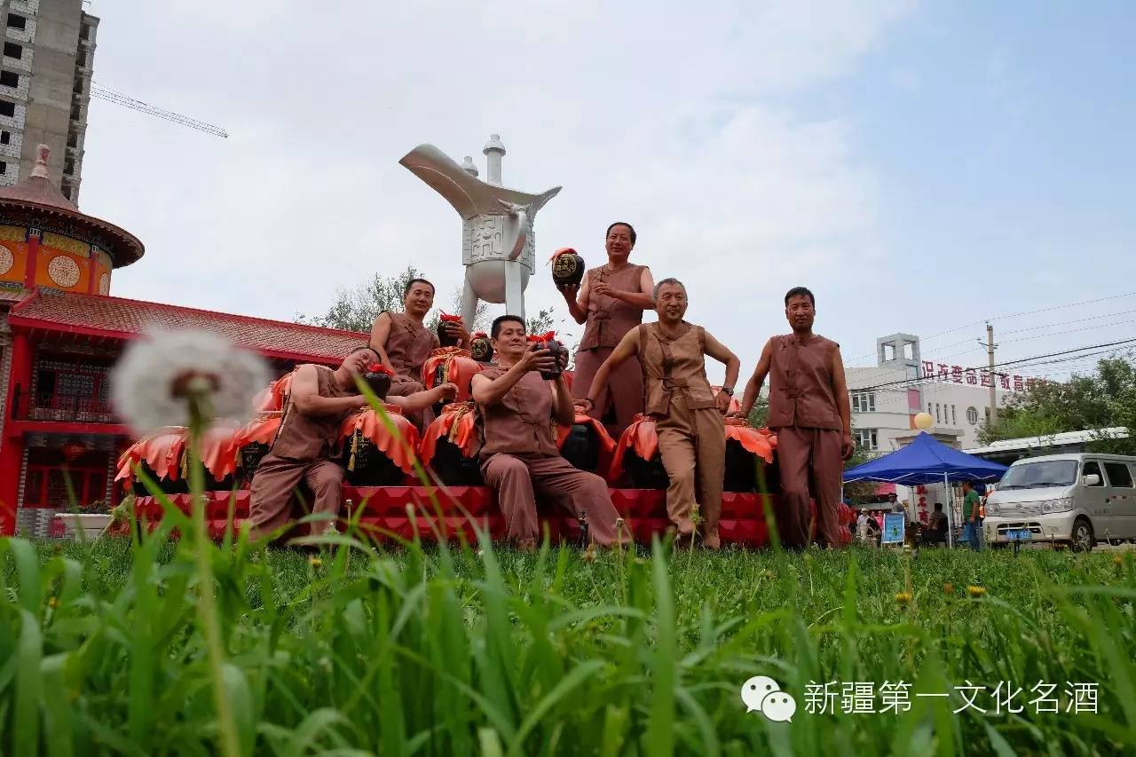 伊犁马酒业_伊犁冷冻马琳娜_伊犁熏马肠怎么吃