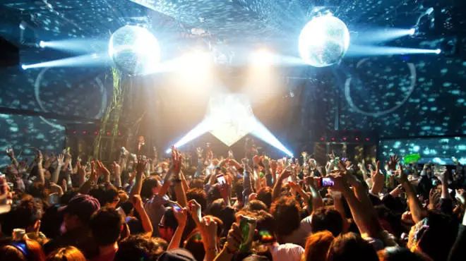 酒吧酒文化_黄酒文化酒吧_文化创意酒吧