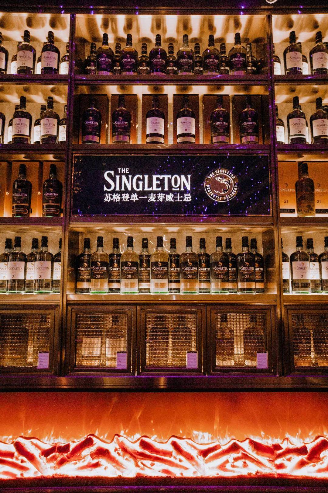 昆明文化巷酒吧_酒吧酒文化_西湖文化广场酒吧