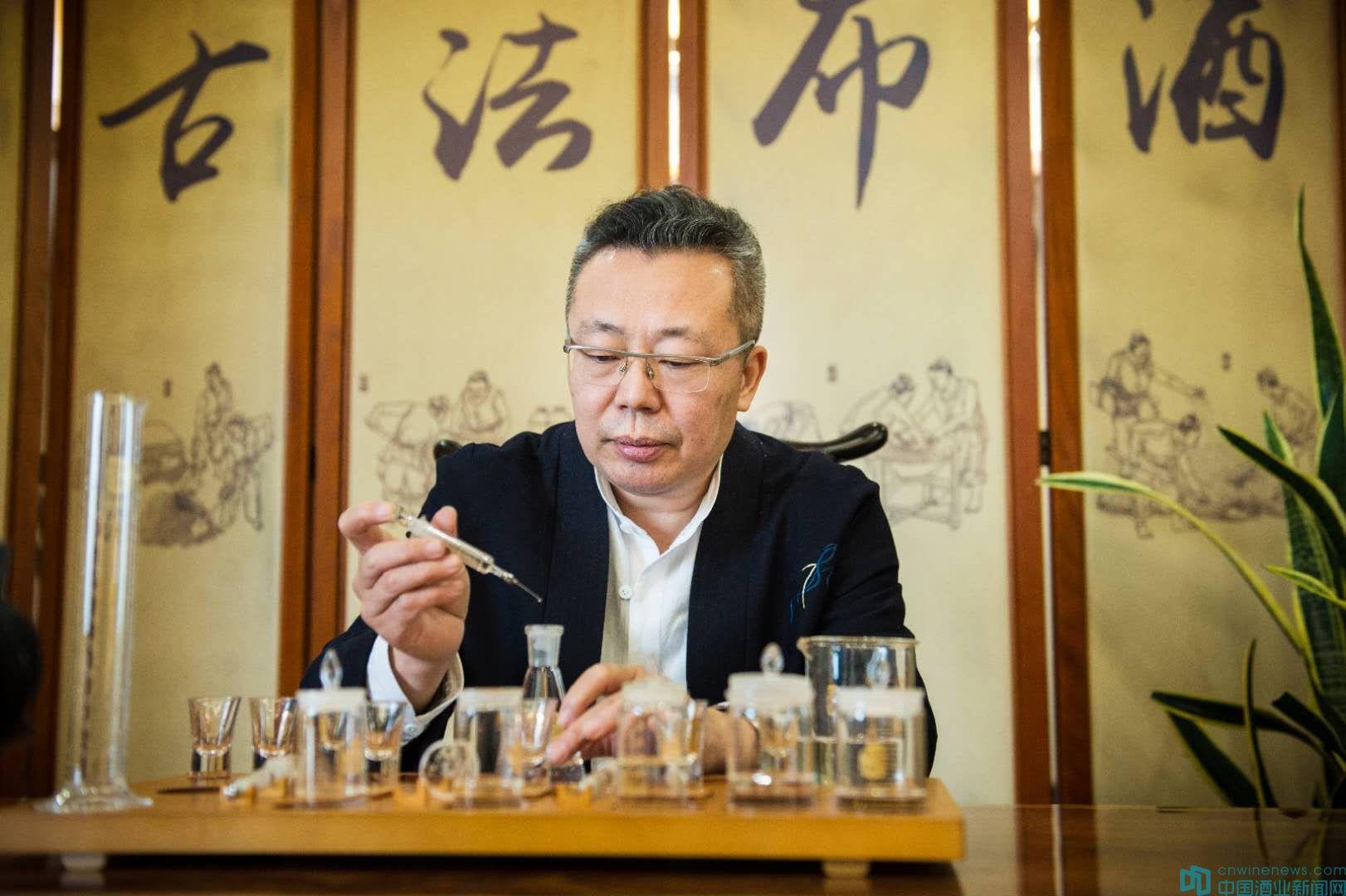 泸州长窖酒业文艺酒_华夏酒报报道安丘春开窖酒业公司报道_徐州华夏酒业酒免检