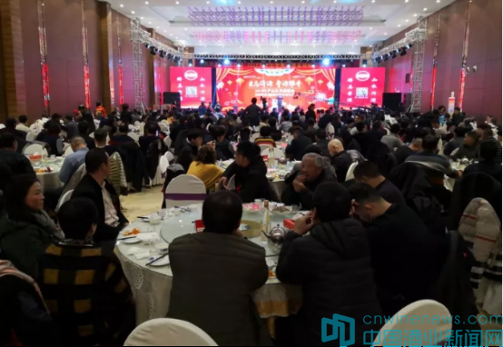 四川九香春酒业筒子酒_湘窖酒业内标酒_华夏酒报报道安丘春开窖酒业公司报道