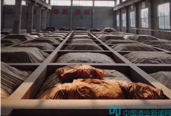 四川九香春酒业筒子酒_华夏酒报报道安丘春开窖酒业公司报道_湘窖酒业内标酒