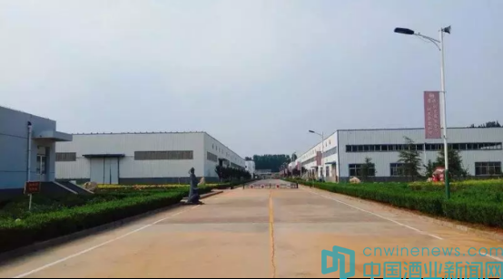 华夏酒报报道安丘春开窖酒业公司报道_四川九香春酒业筒子酒_湘窖酒业内标酒