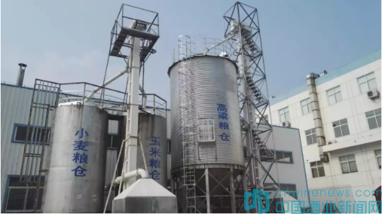 华夏酒报报道安丘春开窖酒业公司报道_湘窖酒业内标酒_四川九香春酒业筒子酒