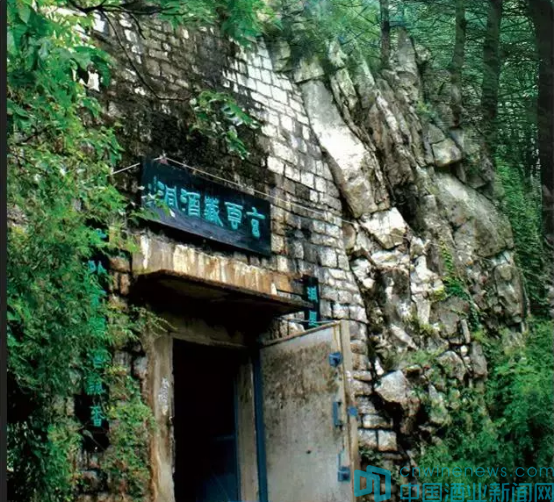 华夏酒报报道安丘春开窖酒业公司报道_湘窖酒业内标酒_四川九香春酒业筒子酒