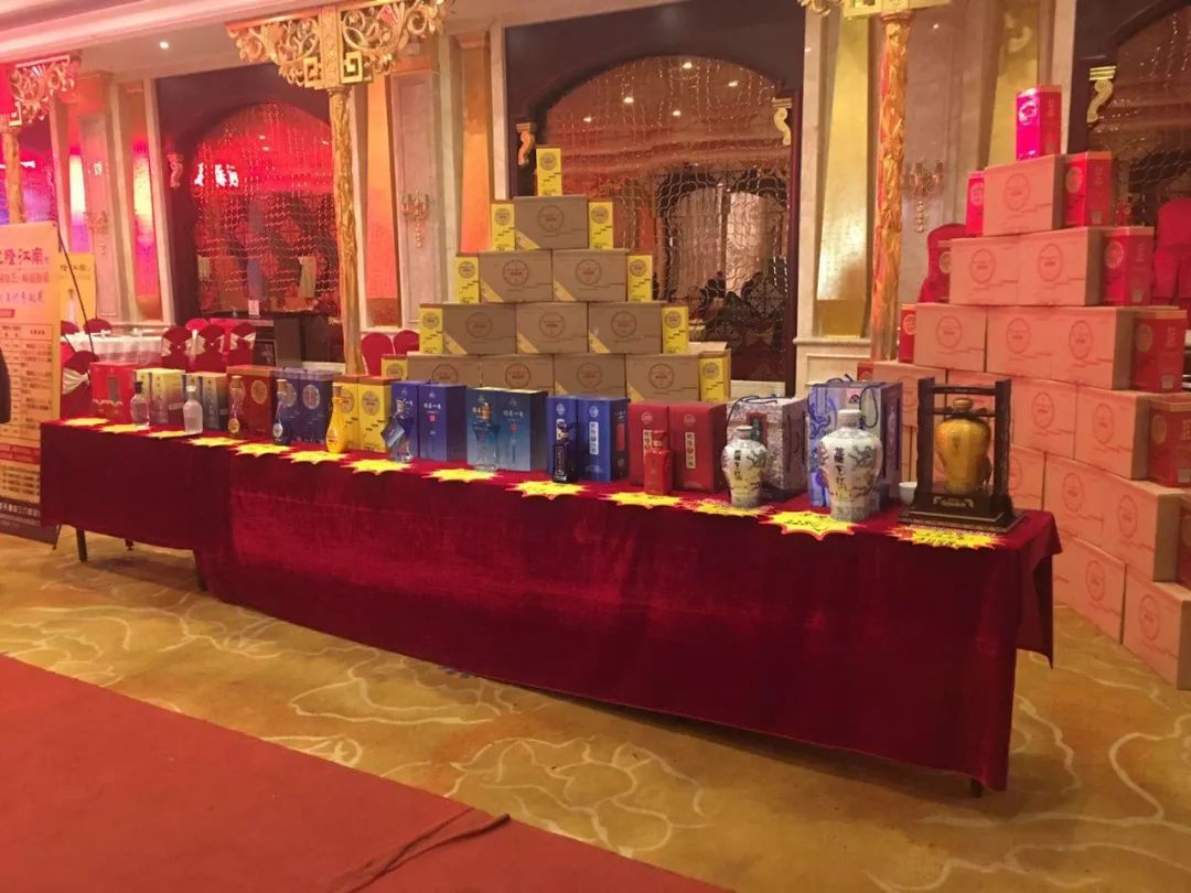 乾隆下江南酒60度原浆_闯王酒业原浆酒价格_乾隆酒业原浆