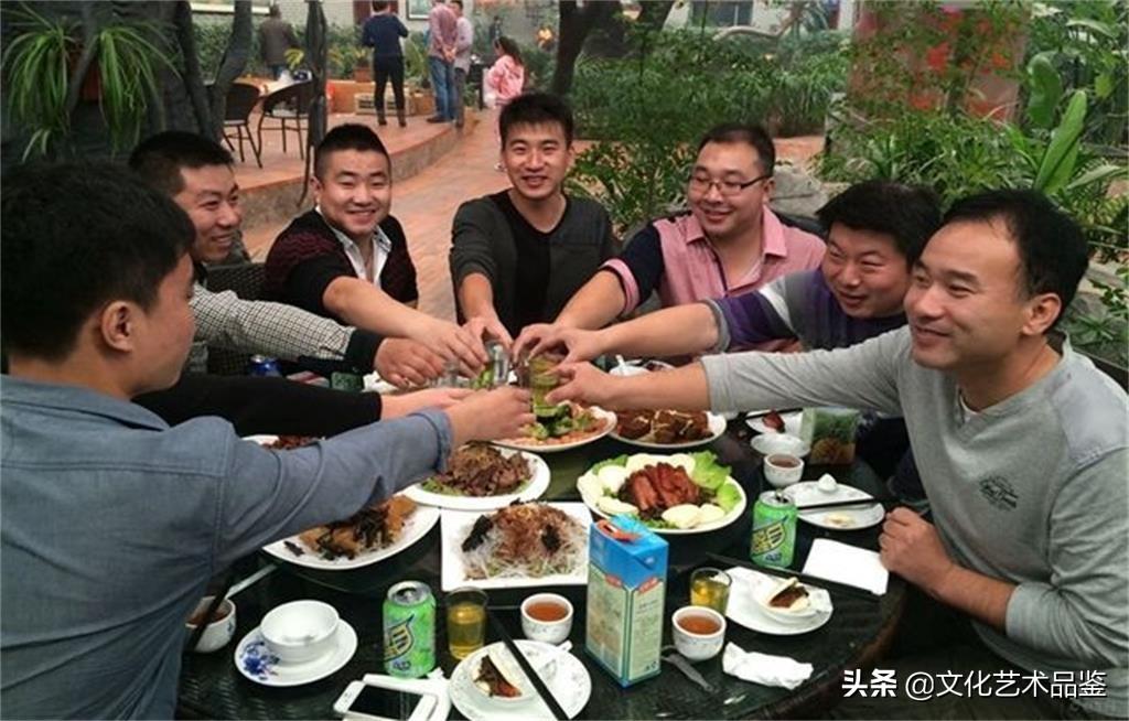 西方酒神文化_西方酒文化_西方电影里的手风琴音乐文化