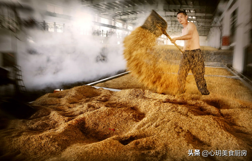 酱香型白酒怎么勾兑_白酒勾兑标准_勾兑白酒技术