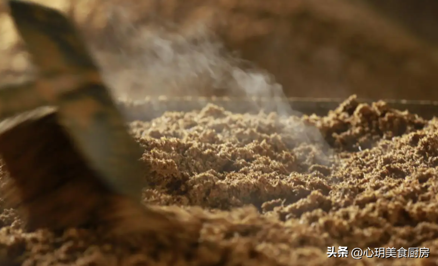 白酒勾兑标准_勾兑白酒技术_酱香型白酒怎么勾兑