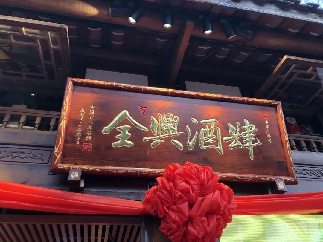 品牌白酒代理|时尚小酒拇指酒全国招商_成都酒品牌_内蒙古科尔沁王酒业品牌酒是什么