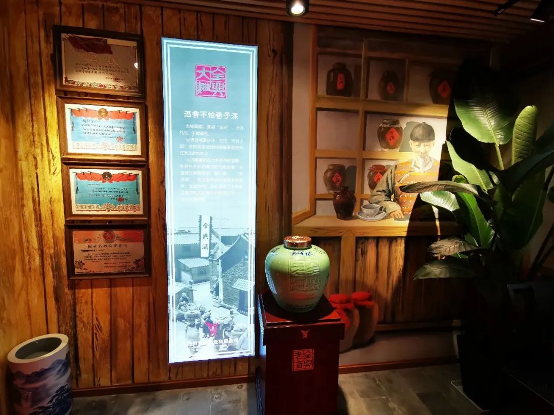 品牌白酒代理|时尚小酒拇指酒全国招商_内蒙古科尔沁王酒业品牌酒是什么_成都酒品牌