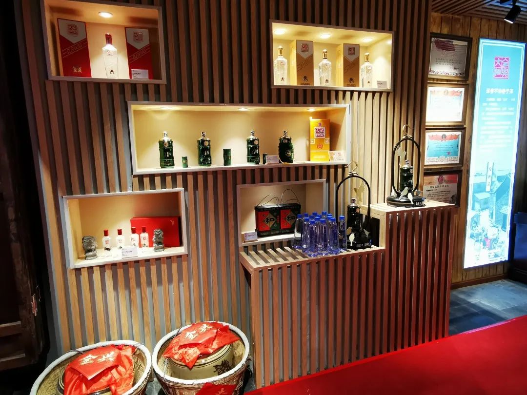 内蒙古科尔沁王酒业品牌酒是什么_成都酒品牌_品牌白酒代理|时尚小酒拇指酒全国招商